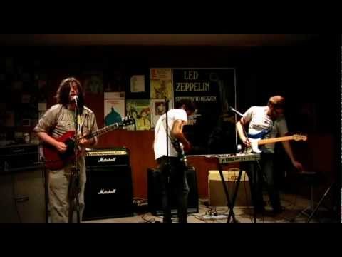 Wilderness Pangs - (don't need no) Walls (Live at Loubie's House - 8/29/09)