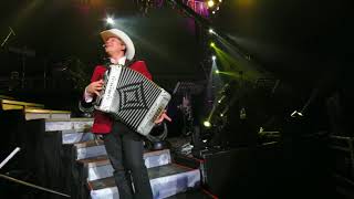 Remmy Valenzuela - Qué Tal Se Siente (En Concierto)