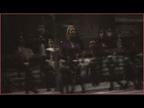 "Psalm stojących w kolejce" (fragm. spektaklu "Przeżyj to sam")