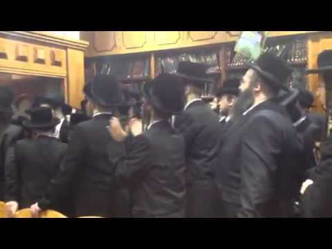 Son of the Belzer Rebbe shlite in Manchester