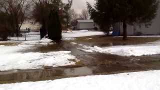 preview picture of video 'Creepy fog and flooding in Cobblecreek Subdivision  in Heyworth, IL. Snow Melt-Rain on 2/20/2014.'
