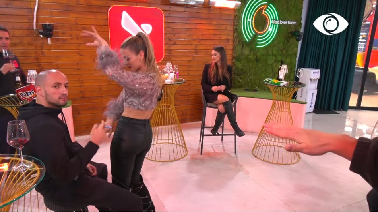 Mbrëmja e Vajzave/ Nita kërcen belly dance për Kristin