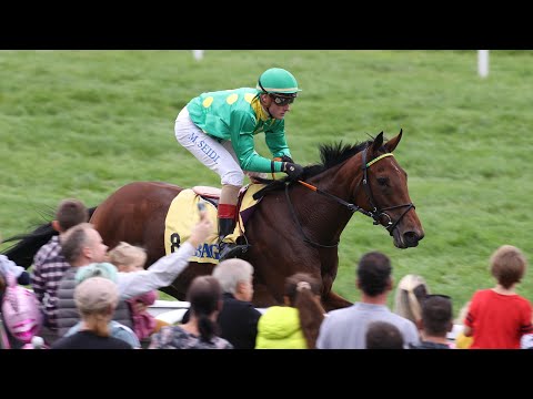 Baden-Baden: BBAG - Preis der Winterkönigin 2022 Siegerin: Quantanamera