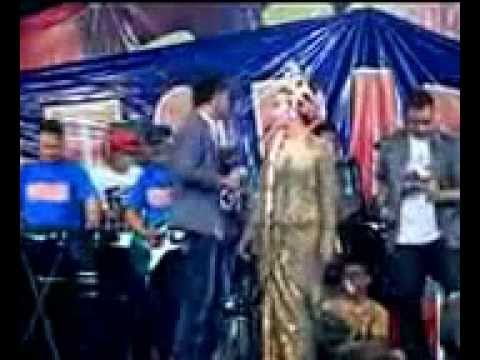 24 Gery Istri Soleha Special Pernikahan Gery Mahesa & Mega