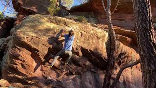 Video thumbnail of Utopía, 7a. Bezas