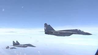 Видео: Истребители МиГ-29 ВВС Сербии сопроводили борт Сергея Шойгу над территорией республики