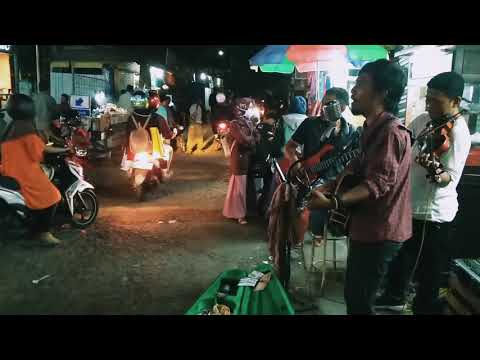 Yang Terlupakan - Iwan Fals ( Sinyo IMJ & Derukustik ) Ngamen di pondok cina