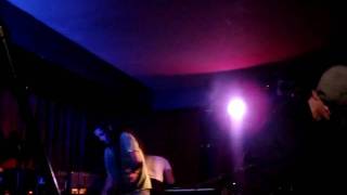 Dec. 6th, 2009 - .moneen. - Start Angry, End Mad