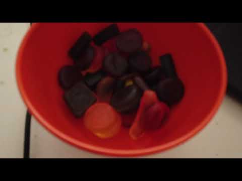 MongoTV_13198 - SPISER SKÅL MATADOR MIX SLIK TORSDAG EFTERMIDDAG