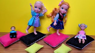 Cross the lava game ! Elsa &amp; Anna are playing -  Imagination