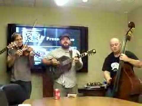 Zac Brown Band sings "Sickem on a Chicken" for KKNG 93.3