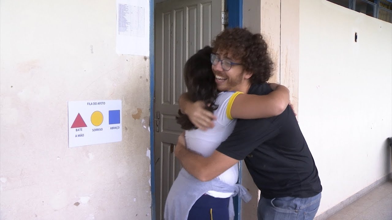 Alunos escolhem como querem ser cumprimentados