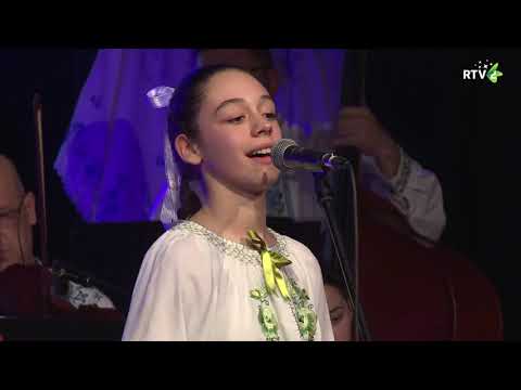 Iskra Hajkova - tam daleko za horami