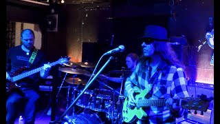 Video MALASHNIKOW - PLANETA (Praha,Modrá vopice)