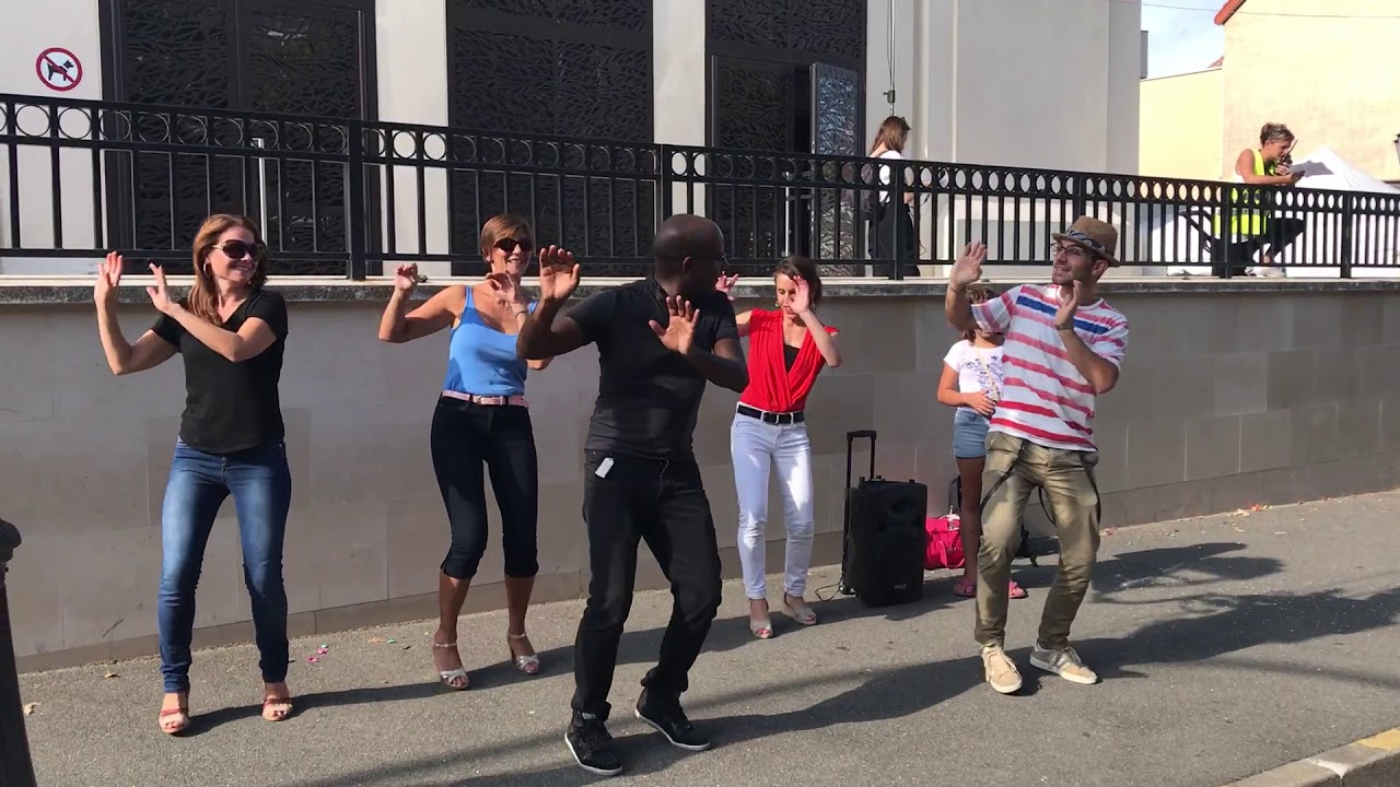 Watch video ESCALE FORME / CARREFOUR DES ASSOCIATIONS / KIZOMBA / VILLEMOMBLE ESCALE FORME / CARREFOUR DES ASSOCIATIONS / KIZOMBA / VILLEMOMBLE