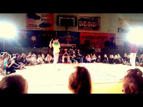 Spal Trampy finałowa 8 Hip Hop solo do 15 lat Asia vs. Kasia