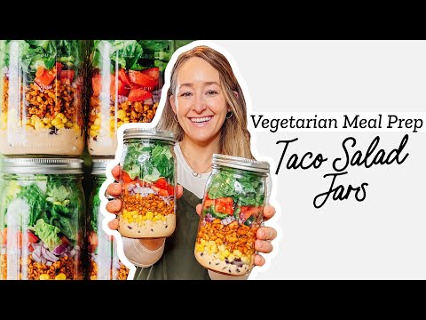 High Protein Vegetarian Taco Salad In A Jar (31 grams per serving!)