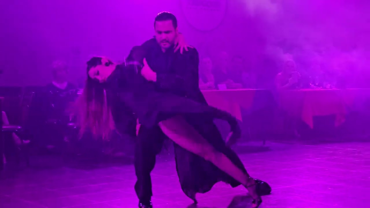 Video thumbnail for Camila Alegre & Ezequiel López at Acércate a mi Tango Festival @ La Viruta (2 of 2)