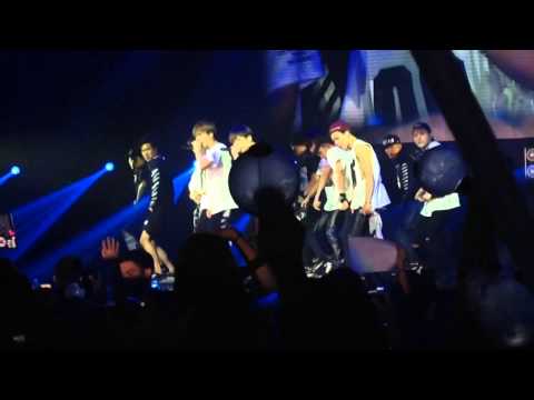 BTS TRB in Malaysia [Fancam] - Fun Boys & Attack on Bangtan Encore
