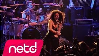 Video thumbnail of "Şebnem Ferah - Vazgeçtim Dünyadan (10 Mart 2007 İstanbul Konseri)"