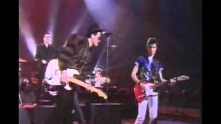 Loquillo y Trogloditas - besos robados (playback)