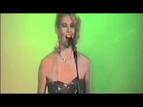 PLAN 8 Cat Critch & Phill Colville - TAKE ME HIGHER- live at the Imperial Hotel Enmore 1988