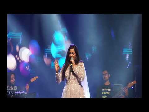 Shreya Ghoshal singing Uruguthey Maruguthey Live | Thiruvalla Kerala