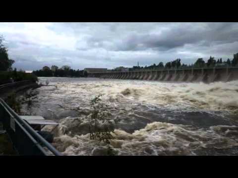 Flood gates open in Merikoski, Oulu