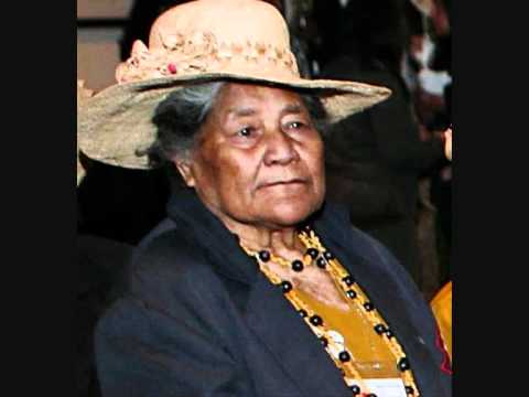 Niue, Niue Haku Motu - Andrew Tamatoa performed by The Falepipi he Mafola Handcraft group