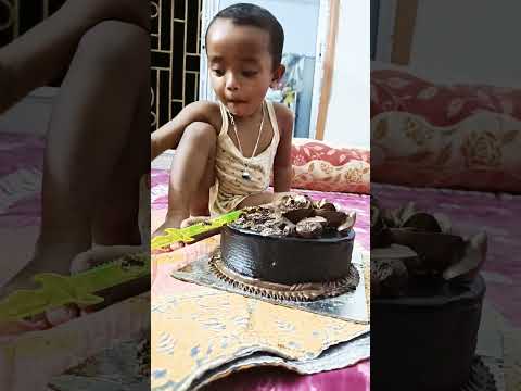 dakho kamon cake 🍰🍰 khai ami 😋😋😋