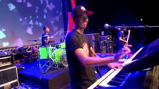 Download lagu Wali - Nenekku Pahlawanku (Live Version) mp3