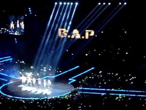 [FANCAM] 141030 Music Bank in Mexico - Groups Presentation!!!