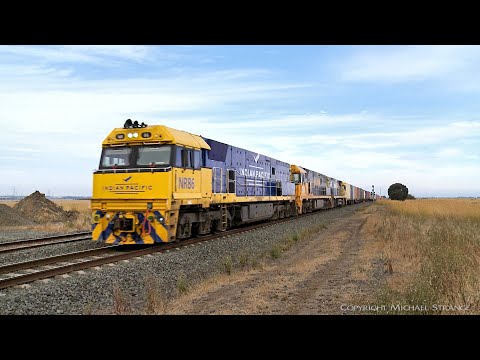 2MA5 Pacific National Intermodal Freight Train (10/1/2022) - PoathTV Australian Railways