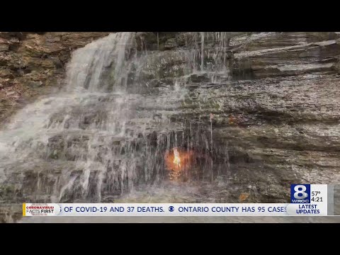 Водопад вечного огня: как возникла невероятная загадка природы в Нью-Йорке