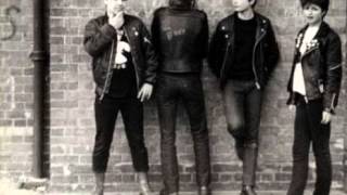 Action pact-&quot;New king&#39;s girl&quot;