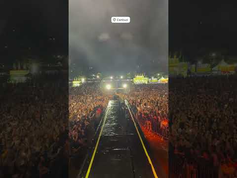 momento que Simone Mendes canta pagode no show em Cambuci Rio de Janeiro #simonemendes #sertanejo