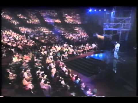 Example of Excellent Singing - Bobby McFerrin "Wizard of Oz"