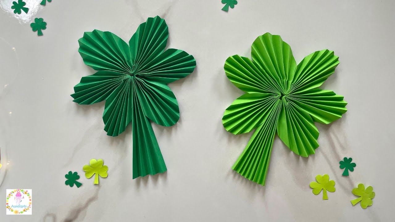 Paper Fan Shamrock Decoration | DIY Paper Shamrock | Room Decor for St Patrick's Day