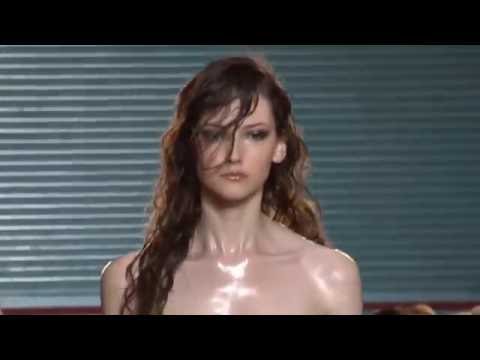 Julien MacDonald Woman London SS 2017