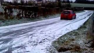 preview picture of video 'Fiat Bravo 1.2 and Seat Ibiza 1.4 in the snow'