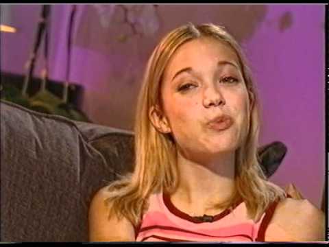 download lagu mp3 mp4 Mandy Moore Young, download lagu Mandy Moore Young gratis, unduh video klip Download Mandy Moore Young Mp3 dan Mp4 Music Online Gratis