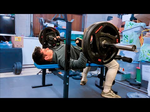Christmas Gains- 100kg bench press for 5 reps (Road to 120kg)