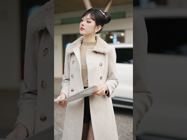 ED22A475 - Áo măng tô dạ len họa tiết