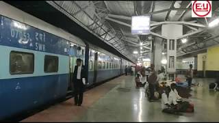 preview picture of video 'CHENNAI Express Train FINAL Departure Announcement at Daund Railway Station'