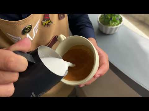 Latte art - Rosetta - Barista Canela