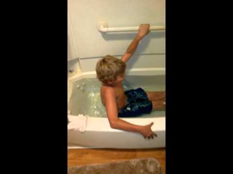 Ice bath challenge "screw this im out!"