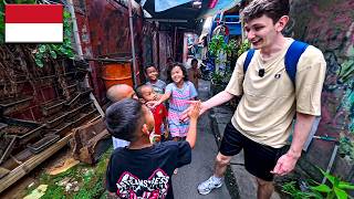 This is How They Treat You in Indonesia! | Inside a Local Kampung in Jakarta 🇮🇩