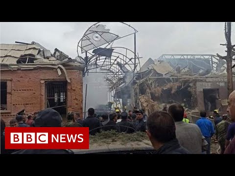 納戈爾諾-卡拉巴赫衝突。主要城市的激烈戰鬥仍在繼續 - BBC News (Nagorno-Karabakh conflict: Major cities hit as heavy fighting continues - BBC News)
