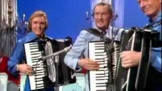 Lawsrence Welk - It&#39;s a Small, Small World