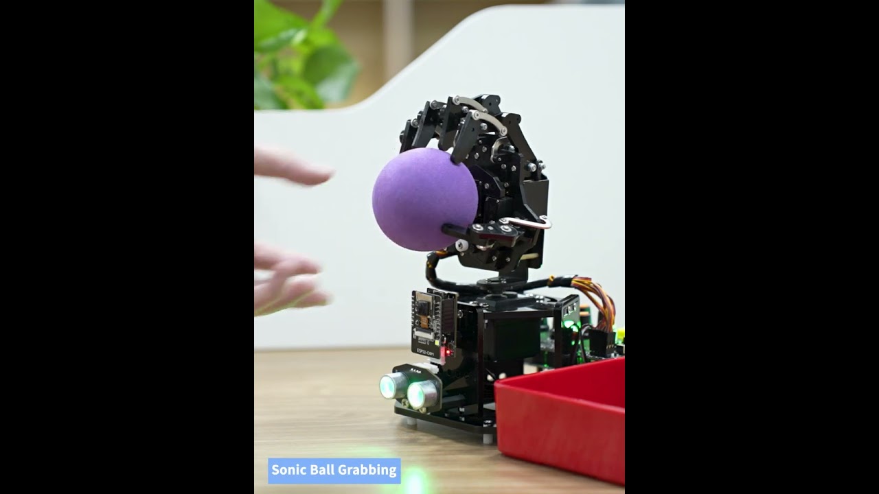 The ultrasonic sensor on the uHand UNO excels at detecting both distance and objects! 📏🎯 #robot
